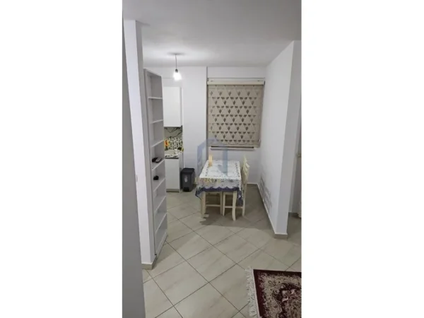 Tirane, jap me qera apartament 1+1 Kati 4, 65 m² 400 € (Astir rruga Veli Dedi)