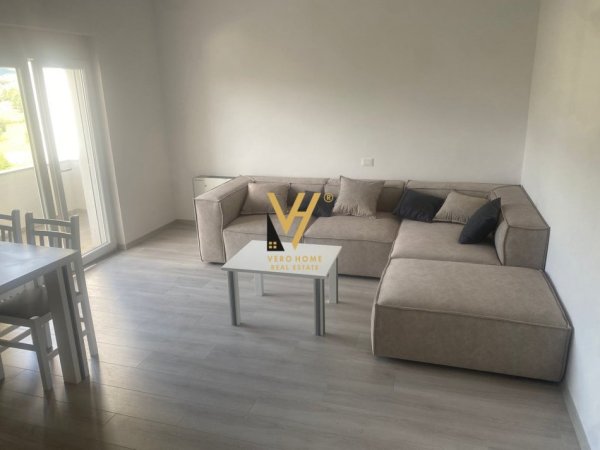 Tirane, jepet me qera apartament 2+1+Ballkon Kati 1, 105 m² 500 € (SAUK)