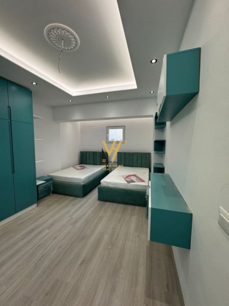 Tirane, jepet me qera apartament 2+1+Ballkon Kati 1, 105 m² 500 € (SAUK)