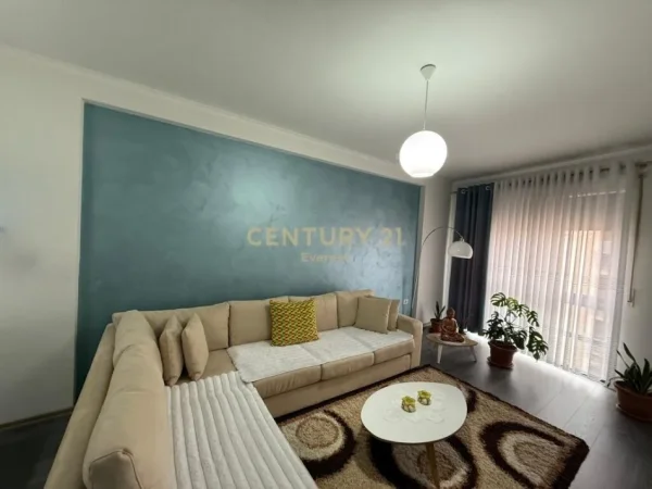 Tirane, shitet apartament 3+1 Kati 5, 116 m² 160.000 € (FRESKU)