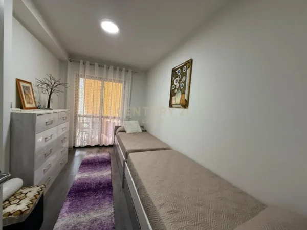 Tirane, shitet apartament 3+1 Kati 5, 116 m² 160.000 € (FRESKU)