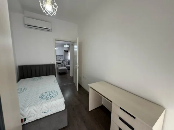 Tirane, jepet me qera apartament 2+1 Kati 4, 90 m² 700 € (21 dhjetori)