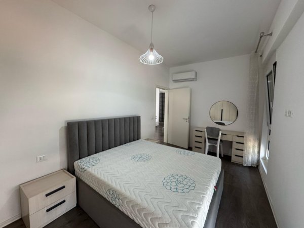 Tirane, jepet me qera apartament 2+1 Kati 4, 90 m² 700 € (21 dhjetori)