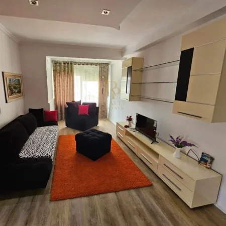 Tirane, shitet apartament 2+1+Ballkon Kati 3, 91 m² 120.000 € (Fresk)