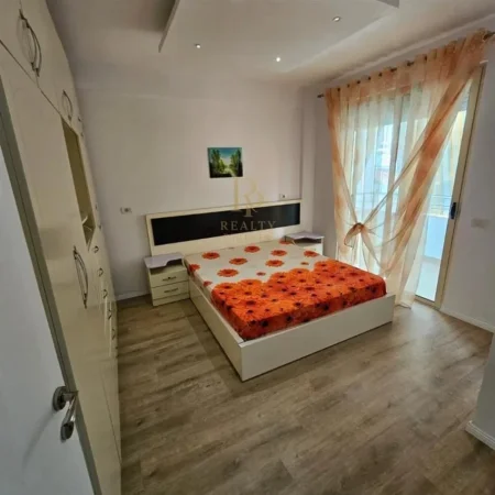Tirane, shitet apartament 2+1+Ballkon Kati 3, 91 m² 120.000 € (Fresk)
