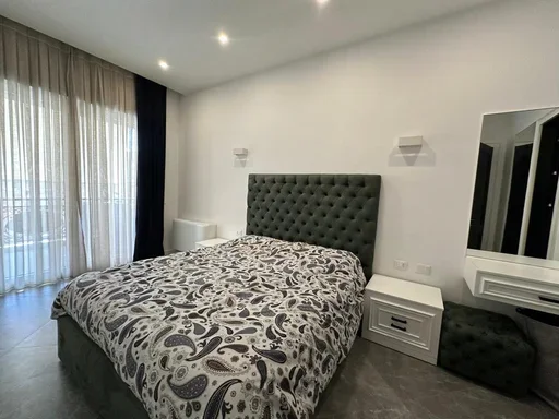 Tirane, jepet me qera apartament 2+1+Ballkon Kati 5, 114 m² 1.300 € 