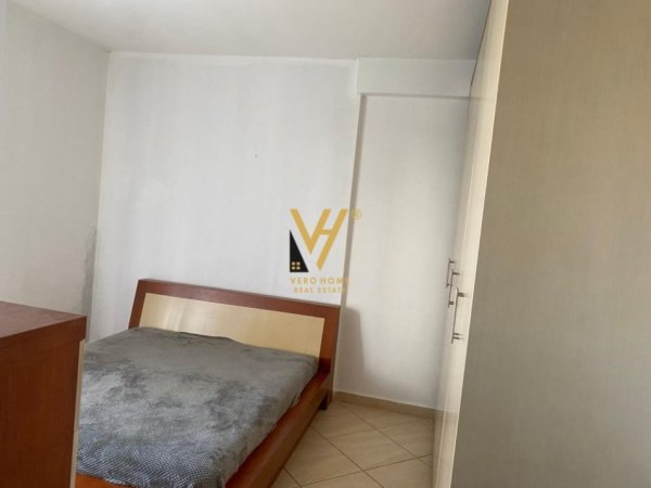 Tirane, jepet me qera apartament 2+1+Ballkon Kati 4, 115 m² 500 € (KODRA E DIELLIT)