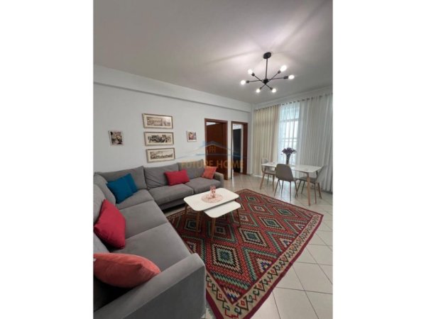 Tirane, jepet me qera apartament 1+1 Kati 8, 77 m² 600 € (Bulevardi Gjergj Fishta)