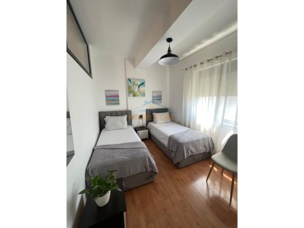 Tirane, jepet me qera apartament 1+1 Kati 8, 77 m² 600 € (Bulevardi Gjergj Fishta)