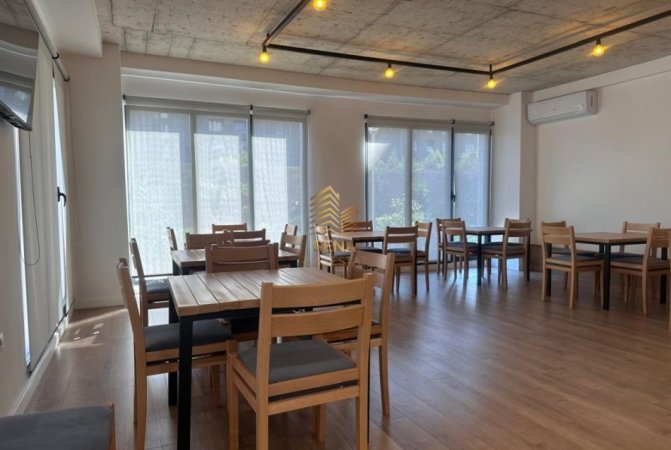 Tirane, jepet me qera ambjent biznesi Kati 0, 100 m² 1.500 € (Rruga Sadik Petrela)
