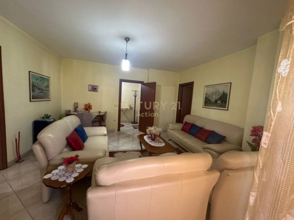 Tirane, shitet apartament 1+1 Kati 6, 85 m² 165.000 € (tregu elektrik)