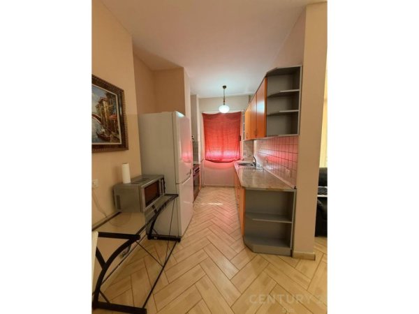 Tirane, jepet me qera apartament 2+1 Kati 6, 75 m² 500 € (RR.KAVAJES)