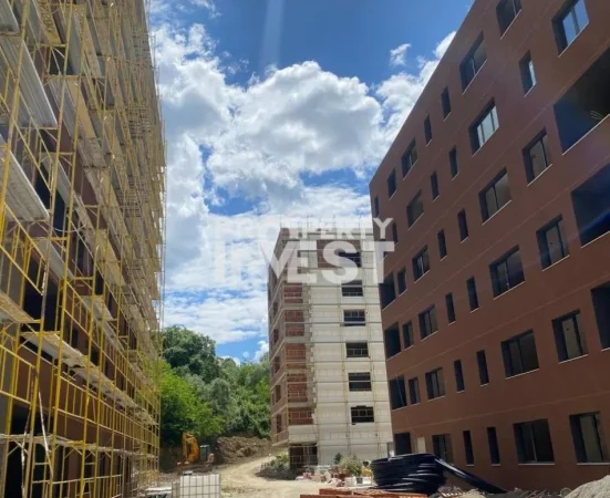 Tirane, shitet apartament 2+1 Kati 4, 200.000 € 