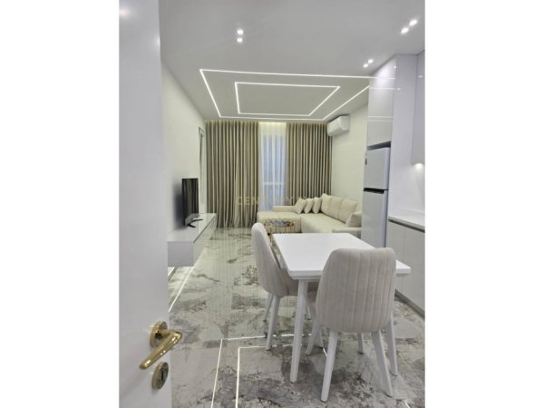 Tirane, jepet me qera apartament 1+1 , 75 m² 500 € (Lidhja e Prizrenit)