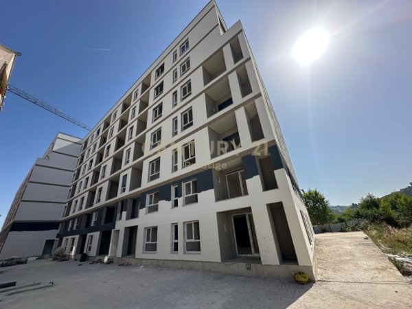 Durres, shitet apartament duplex 2+1 Kati 1, 123 m² 148.000 € (GOLEM)