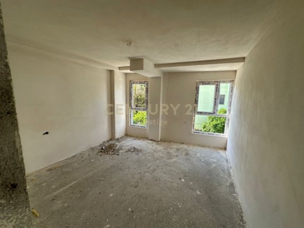 Durres, shitet apartament duplex Dublex , 106 m² 148.000 € (Rr.Viena)