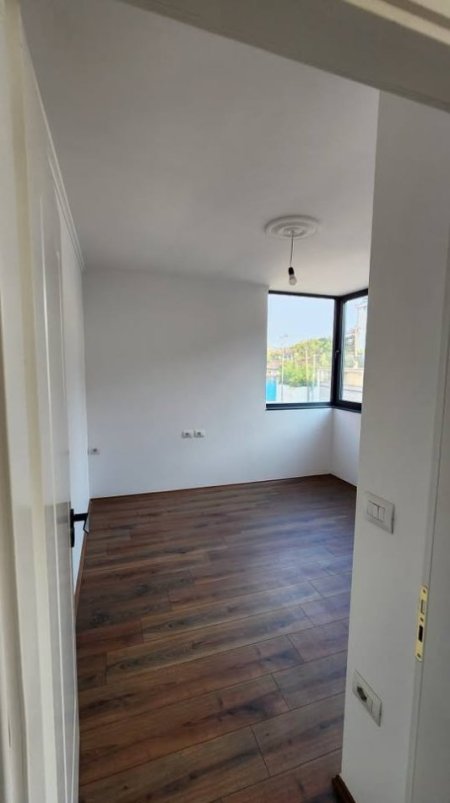 Tirane, shitet Vile 3+1 Kati 3, 165 m² 270.000 € (Kombinat, prane &quot;Poliklinika Nr. 6&quot;)