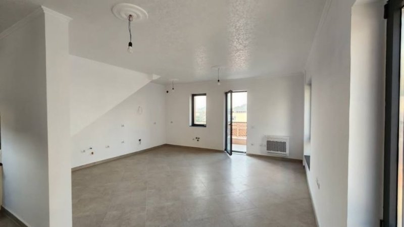 Tirane, shitet Vile 3+1 Kati 3, 165 m² 270.000 € (Kombinat, prane &quot;Poliklinika Nr. 6&quot;)
