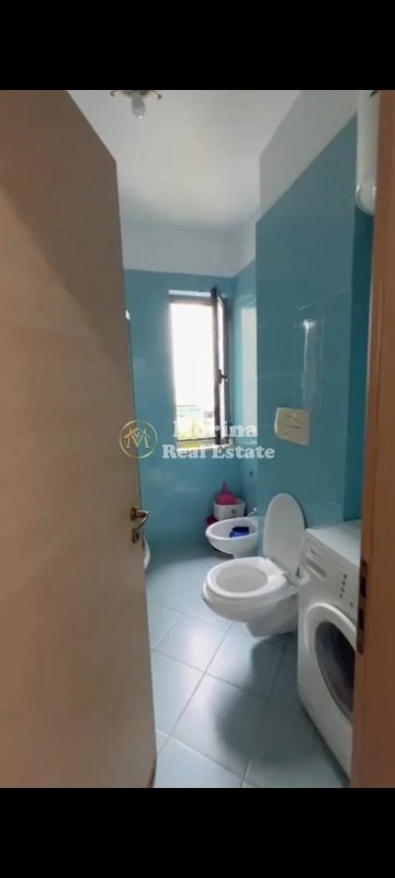 Tirane, jepet me qera apartament 1+1+Ballkon Kati 5, 65 m² 430 € (Rruga e Dibres- Rezidenca Tower Bridge 3)