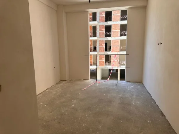 Tirane, shitet apartament 2+1+Ballkon Kati 3, 91 m² 165.000 € (Bulevardi I Ri)