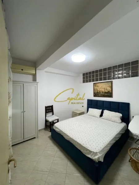 Tirane, jepet me qera apartament 2+1 Kati 3, 650 m² 650 € (ISH BLLOKU)