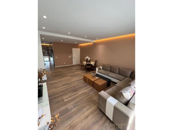 Tirane, shitet apartament 2+1 Kati 2, 135 m² 210.000 € (pranë tregut Elektrik)
