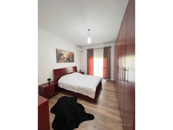 Tirane, shitet apartament 2+1 Kati 2, 135 m² 210.000 € (pranë tregut Elektrik)
