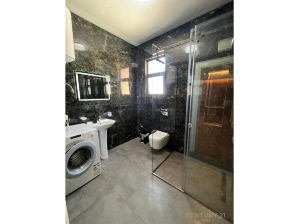 Tirane, shitet apartament 2+1 Kati 2, 135 m² 210.000 € (pranë tregut Elektrik)