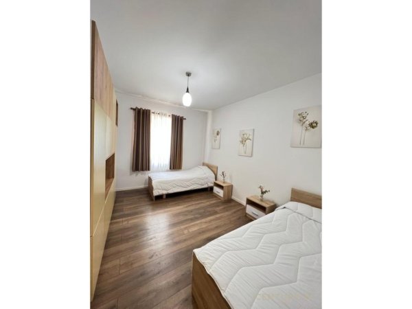 Tirane, shitet apartament 2+1 Kati 2, 135 m² 210.000 € (pranë tregut Elektrik)