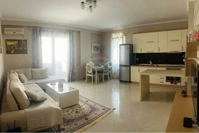 Tirane, jepet me qera apartament 1+1 , 70 m² 400 € (Fresk)