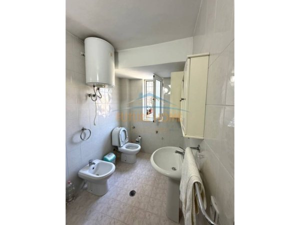 Tirane, shes apartament 1+1+Ballkon Kati 4, 57 m² 116.000 € (Rruga Irfan Tomini)