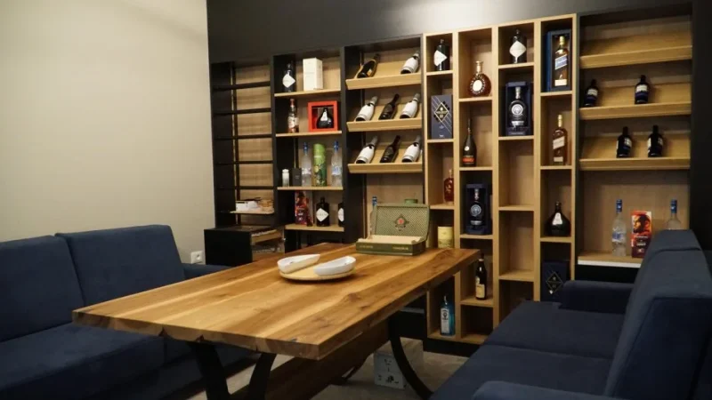 Durres, jepet me qera Hotel, ne Sektor Rinia,Durres