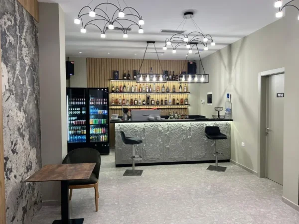 Durres, jepet me qera Hotel, ne Sektor Rinia,Durres