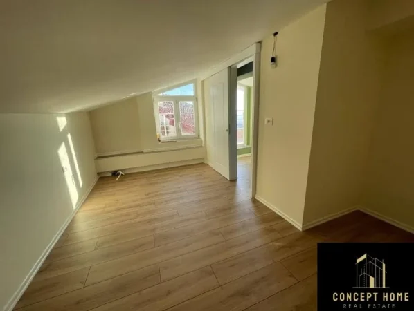 Tirane, shitet apartament duplex 3+1 Kati 4, 150 m² 190.000 € (Fresk, prane "Bosfor Bar")