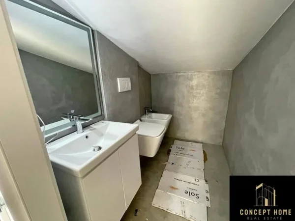 Tirane, shitet apartament duplex 3+1 Kati 4, 150 m² 190.000 € (Fresk, prane "Bosfor Bar")