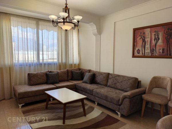Tirane, jepet me qera apartament 2+1 Kati 12, 600 € (rrugen Him Kolli)