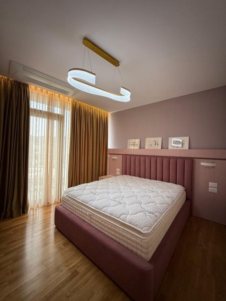 Tirane, shitet apartament 4+1+Ballkon Kati 10, 214 m² 700.000 € (Lake View)