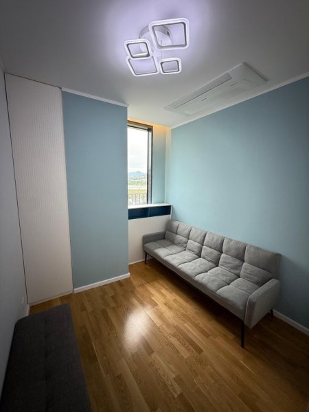 Tirane, shitet apartament 4+1+Ballkon Kati 10, 214 m² 700.000 € (Lake View)
