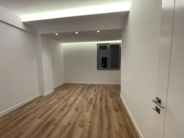 Tirane, shitet apartament 2+1+Aneks+Ballkon Kati 10, 101 m² 212.000 € (kompleksi delijorgji)
