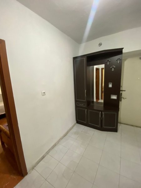 Tirane, jepet me qera apartament 2+1 Kati 1, 70 m² 450 € (Brryl)