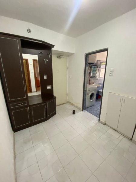 Tirane, jepet me qera apartament 2+1 Kati 1, 70 m² 450 € (Brryl)