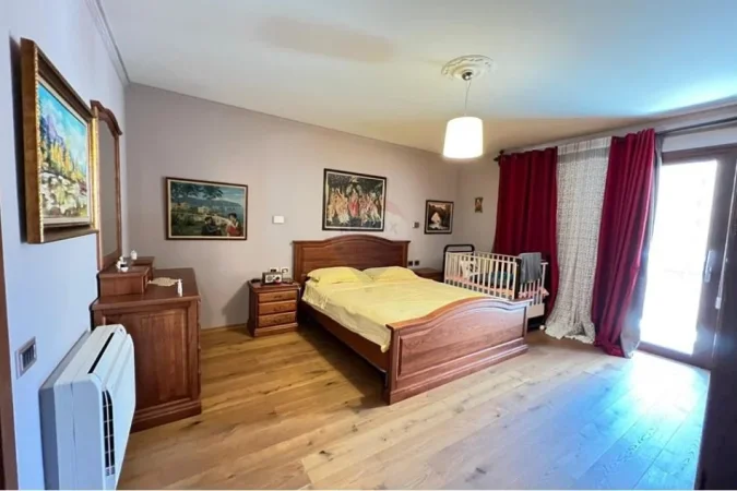 Tirane, jepet me qera apartament 2+1 Kati 5, 150 m² 1.500 € (Blloku)