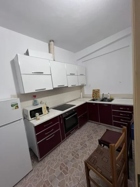 Tirane, jepet me qera apartament 2+1 Kati 2, 70 m² 500 € (don bosko)