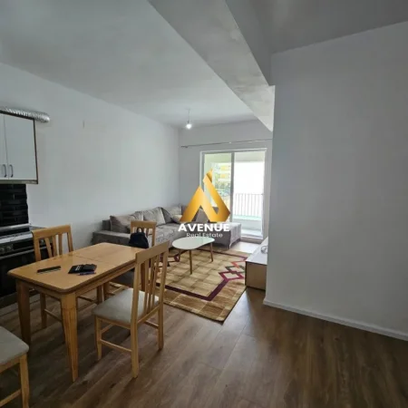 Tirane, jepet me qera apartament 2+1+Ballkon Kati 4, 85 m² 500 € (PASHO HYSA)