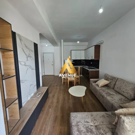 Tirane, jepet me qera apartament 2+1+Ballkon Kati 4, 85 m² 500 € (PASHO HYSA)