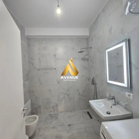 Tirane, jepet me qera apartament 2+1+Ballkon Kati 4, 85 m² 500 € (PASHO HYSA)