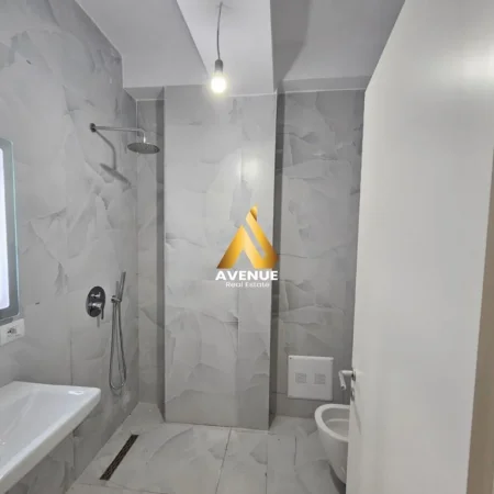 Tirane, jepet me qera apartament 2+1+Ballkon Kati 4, 85 m² 500 € (PASHO HYSA)