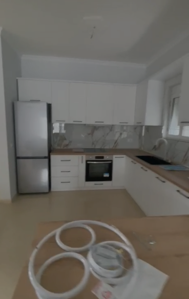 Durres, shitet apartament 3+1+Aneks+Ballkon Kati 2, 140 m² 125.000 € (Spitalle)