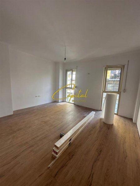 Tirane, jepet me qera apartament 1+1 Kati 4, 45 m² 450 € (RRUGA HAXHI HYSEN DALLIU)