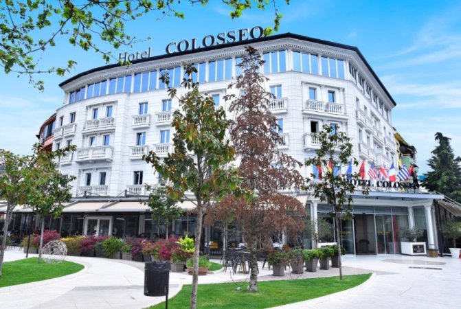 Tirane, jepet me qera zyre Kati 1, 92 m² 1.000 € (Rruga e Durresit)